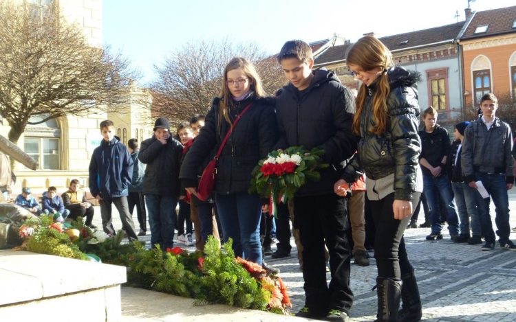 Katolikus iskolások látogatása a felvidéki Marianum Iskolaközpontba