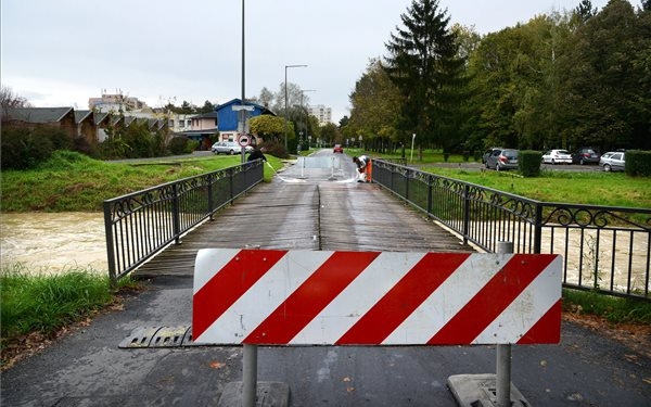 Belvíz - Vas megyében négy településen tizenöt lakóházat fenyeget a belvíz