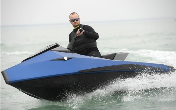 Tesztelték a világ első elektromos jet-skijét - Magyar fejlesztés